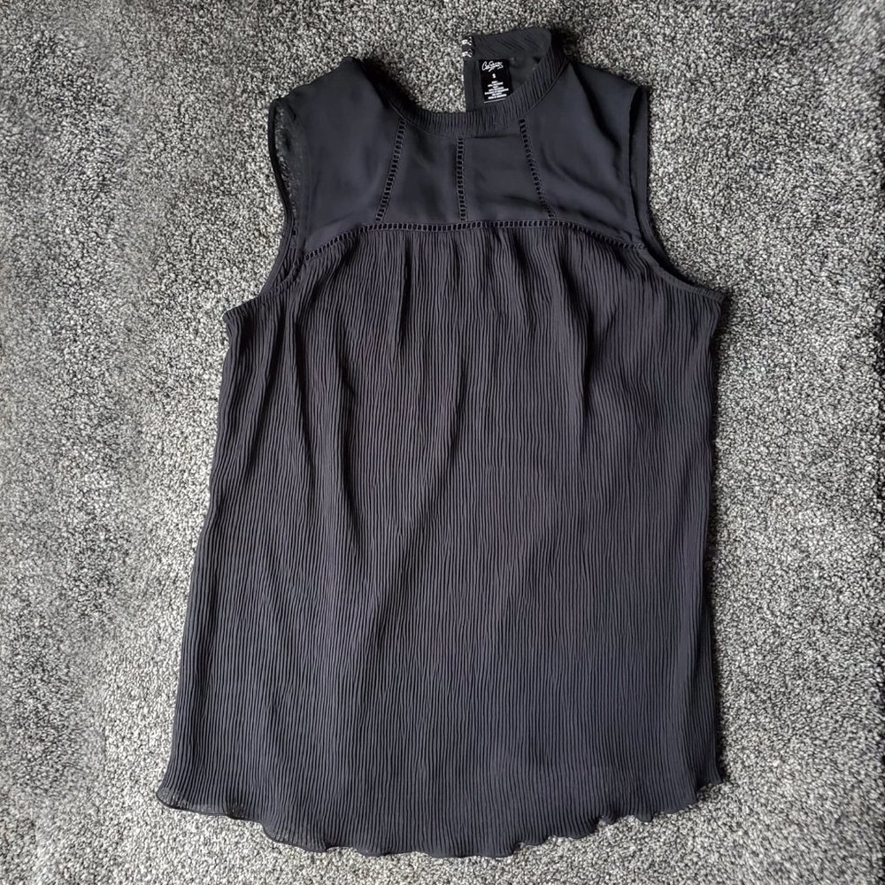 Black Sleeveless Tunic Style Blouse | City Streets
